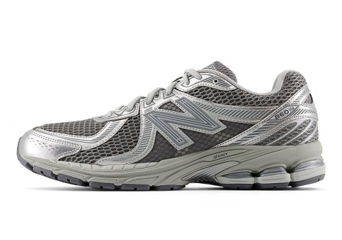 The New Balance 860v2 Sticks To A Silvery Formula(pic2)