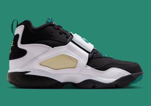 The Nike Air Diamond Turf” Emerald” Returns Fall 2025(pic2)